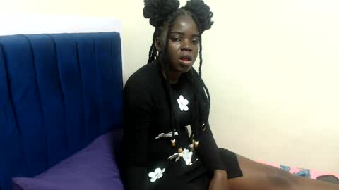 Snapshot of petitebeautyy chatting on 30, 5, 2026 petitebeautyy online show from 30, 5, 2026