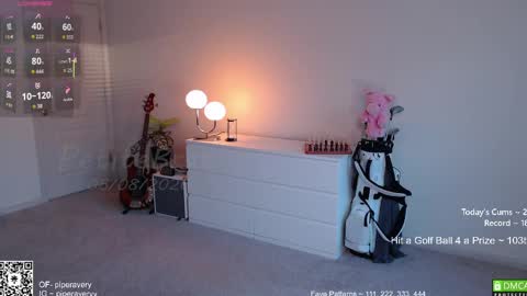 Snapshot of petitebrat chatting on 9, 6, 2026 PiperAvery online show from 9, 6, 2026