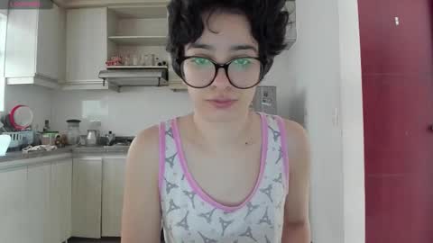 Snapshot of petitee_lunna chatting on 3, 2, 2026 Lunna online show from 3, 2, 2026