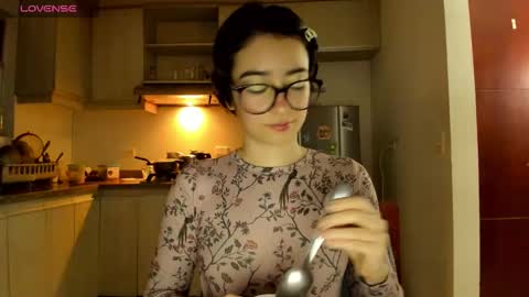 Snapshot of petitee_lunna chatting on 14, 2, 2026 Lunna online show from 14, 2, 2026