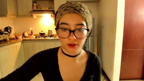 Snapshot of petitee_lunna chatting on 6, 5, 2026 Lunna online show from 6, 5, 2026