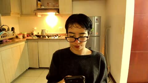 Snapshot of petitee_lunna chatting on 30, 5, 2026 Lunna online show from 30, 5, 2026