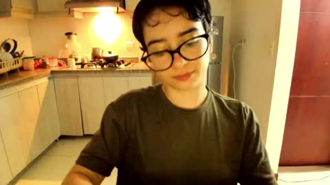 Snapshot of petitee_lunna chatting on 8, 6, 2026 Lunna online show from 8, 6, 2026