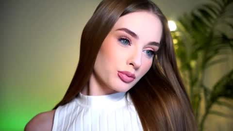 Petitegonwiild online show from 22, 10, 2025