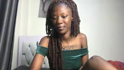 Snapshot of petitehoneyy chatting on 27, 5, 2026 petitehoneyy online show from 27, 5, 2026