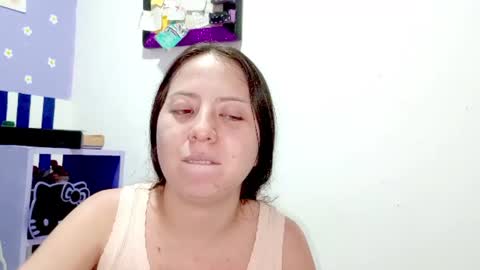 Snapshot of petiteivoryqueen chatting on 22, 7, 2026 danna online show from 22, 7, 2026
