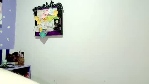 Snapshot of petiteivoryqueen chatting on 2, 8, 2026 danna online show from 2, 8, 2026
