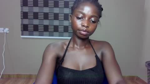 petitexxebony online show from 2, 7, 2026