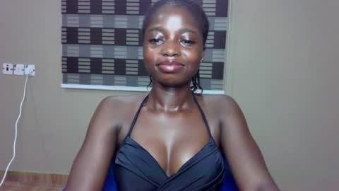 petitexxebony online show from 14, 7, 2026