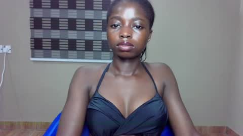 petitexxebony online show from 15, 7, 2026