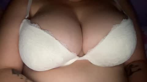 Snapshot of peular chatting on 20, 5, 2026 peular online show from 20, 5, 2026