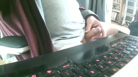 Snapshot of philache04 chatting on 27, 10, 2025 Gabu online show from 27, 10, 2025