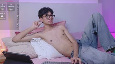 Snapshot of phillicious_ chatting on 7, 7, 2026 Phillip online show from 7, 7, 2026