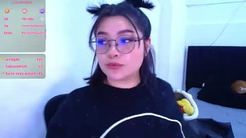 Snapshot of phylavell_ chatting on 2, 7, 2026 phylavell_ online show from 2, 7, 2026