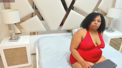 Snapshot of phyllisdunbar chatting on 8, 4, 2026 phyllisdunbar online show from 8, 4, 2026