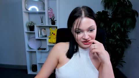 Snapshot of phyllisheart chatting on 8, 10, 2025 Lora black and Lili blonde welcome you here online show from 8, 10, 2025