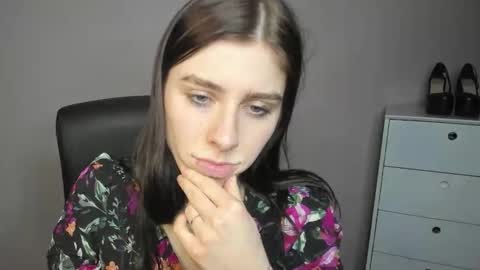 Snapshot of pia_desire chatting on 15, 12, 2025 P I A online show from 15, 12, 2025