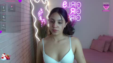 Snapshot of pia_tay chatting on 20, 12, 2024 PIA online show from 20, 12, 2024