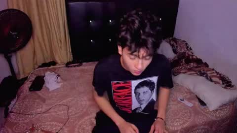 picaszomilos350 online show from 9, 2, 2026