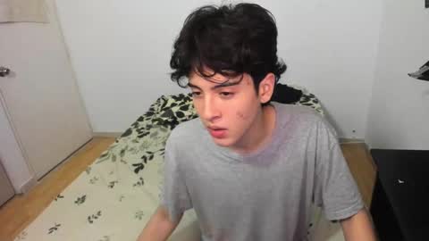 picaszomilos350 online show from 24, 2, 2026