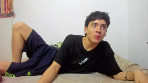 picaszomilos350 online show from 30, 3, 2026