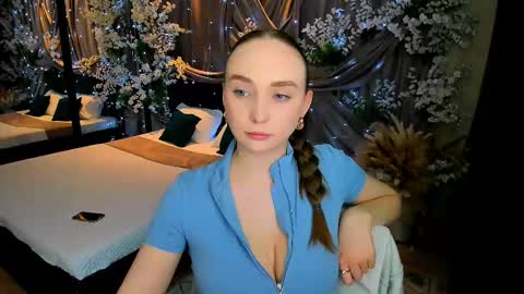 Emelie online show from 11, 3, 2025