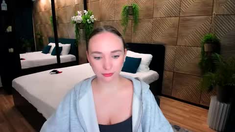 Emelie online show from 7, 10, 2025