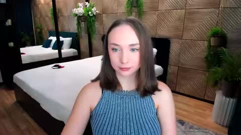 Emelie online show from 8, 10, 2025