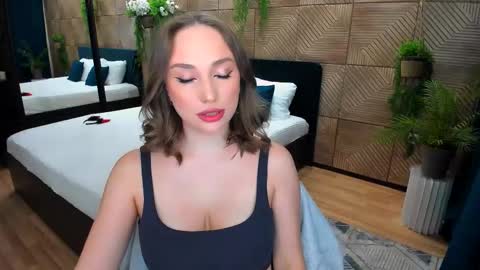 Emelie online show from 10, 10, 2025