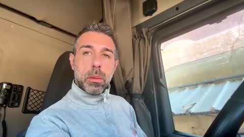 Snapshot of pierotu chatting on 2, 2, 2026 pierotu online show from 2, 2, 2026