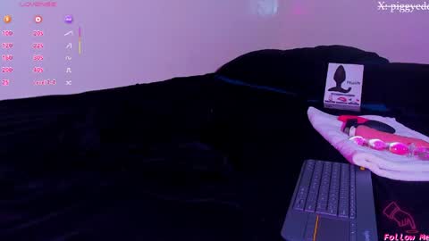 Snapshot of piggy_eddy chatting on 15, 5, 2026 Eddy Brock... Its a pleasure to talk to... online show from 15, 5, 2026