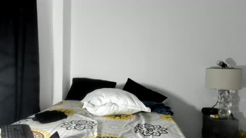 pikoro_gomez online show from 17, 12, 2025