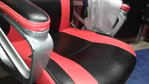 Snapshot of pils001 chatting on 10, 9, 2025 Pils online show from 10, 9, 2025