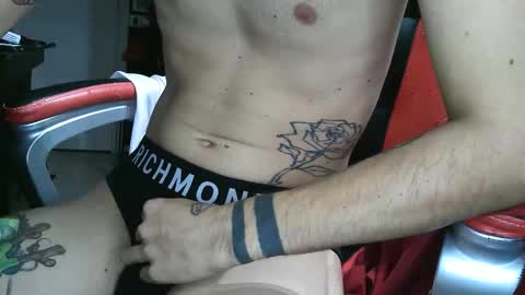 Snapshot of pils001 chatting on 12, 9, 2025 Pils online show from 12, 9, 2025