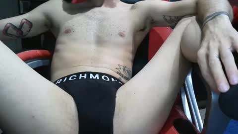 Snapshot of pils001 chatting on 19, 9, 2025 Pils online show from 19, 9, 2025