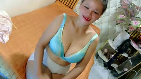 Snapshot of pinay_flor chatting on 15, 6, 2026 IM FLOR online show from 15, 6, 2026
