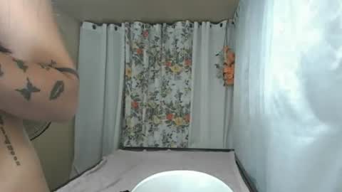 Snapshot of pinayhotty_yumie chatting on 1, 5, 2026 yumie online show from 1, 5, 2026