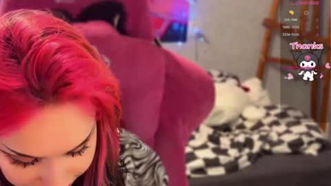 Snapshot of pineapple_dope chatting on 24, 6, 2026 Nancy online show from 24, 6, 2026
