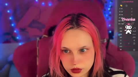 Snapshot of pineapple_dope chatting on 5, 7, 2026 Nancy online show from 5, 7, 2026