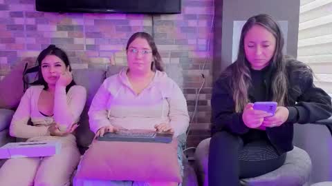 pink_as online show from 17, 2, 2026