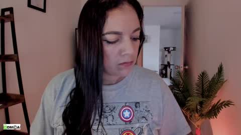 Snapshot of pink_kitten_ chatting on 25, 5, 2026 Eli online show from 25, 5, 2026