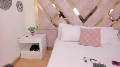 Pink Soul  online show from 17, 11, 2025