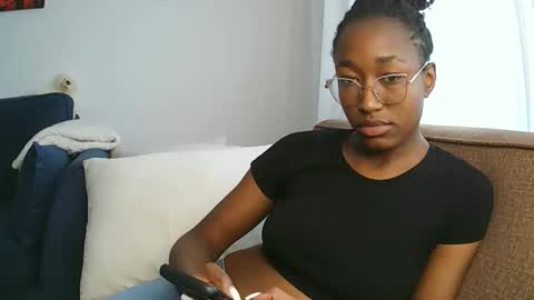 PinkyAura online show from 13, 1, 2026