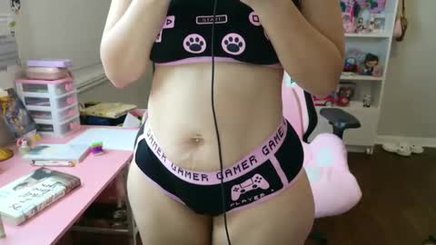 Snapshot of pinkcheetodomain chatting on 19, 2, 2025 pinkcheetodomain online show from 19, 2, 2025