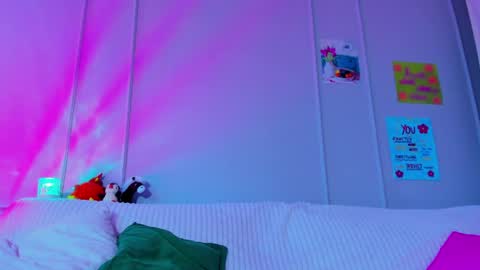 Mila online show from 9, 4, 2026