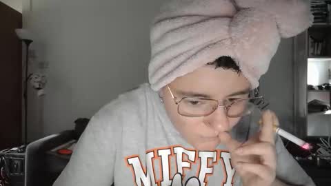 pinkwife97 online show from 13, 9, 2025