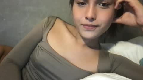Snapshot of pinky_skylar chatting on 25, 4, 2026 taylor-dont forget to follow and give thumps up online show from 25, 4, 2026