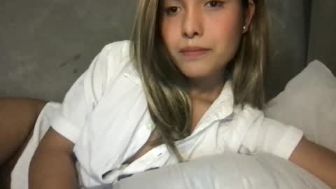 Snapshot of pinky_skylar chatting on 21, 5, 2026 taylor-dont forget to follow and give thumps up online show from 21, 5, 2026