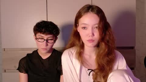 Snapshot of pinkylovers chatting on 30, 6, 2026 Li long hair and Ru short hair online show from 30, 6, 2026