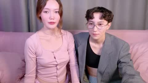 Snapshot of pinkylovers chatting on 18, 7, 2026 Li long hair and Ru short hair online show from 18, 7, 2026